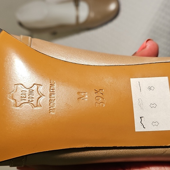 Taryn Rose Women's Tan Mary Jane Shoes - Picture 3 of 4